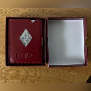 Exentri Trifold Red Leather Wallet